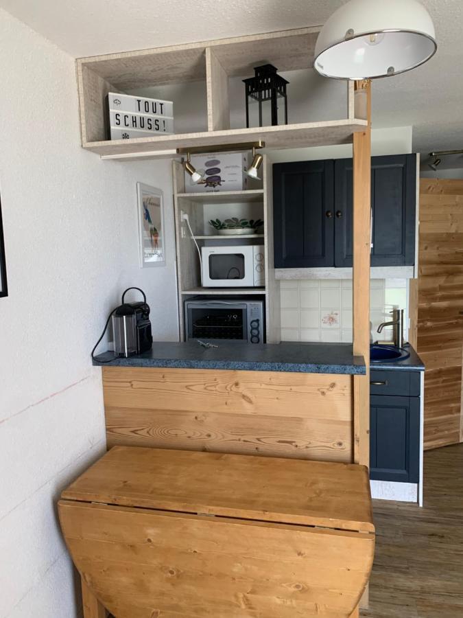 Apartment 1600, Au Pied