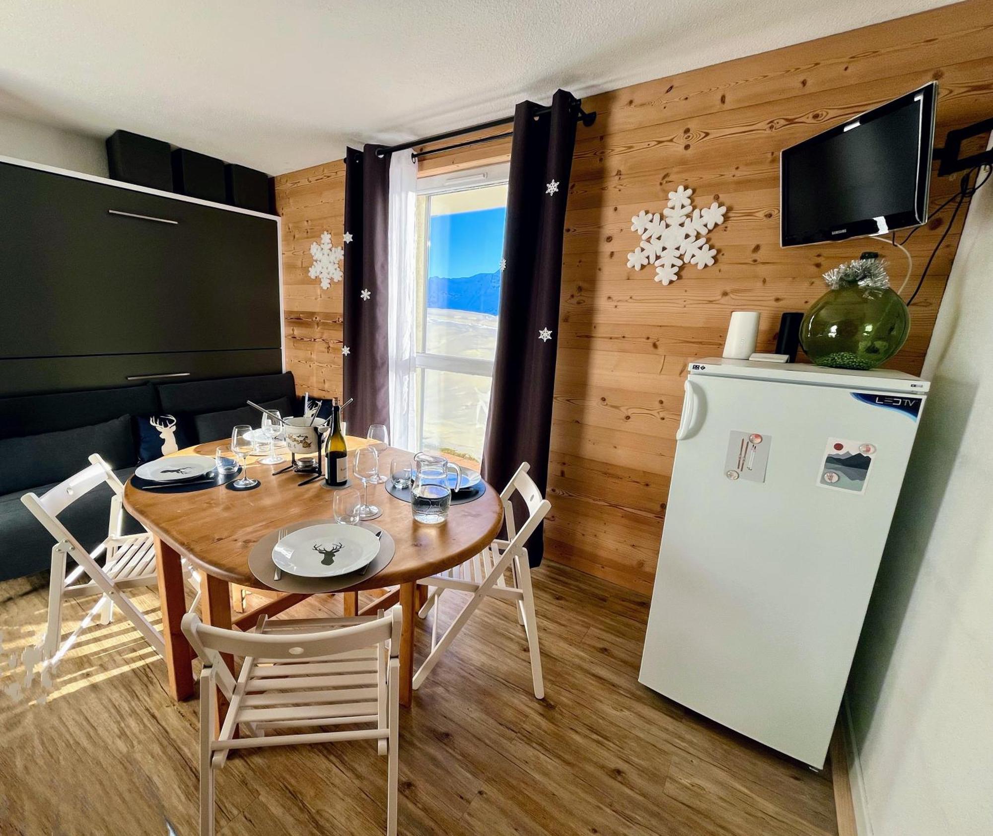 Apartment 1600, Au Pied *